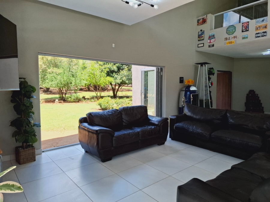 5 Bedroom Property for Sale in Rayton Free State